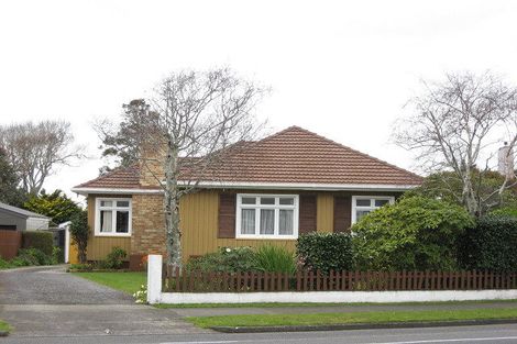 Photo of property in 169 Mangorei Road, Merrilands, New Plymouth, 4312