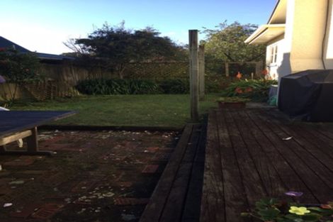 Photo of property in 1 Renown Road, Raumati South, Paraparaumu, 5032