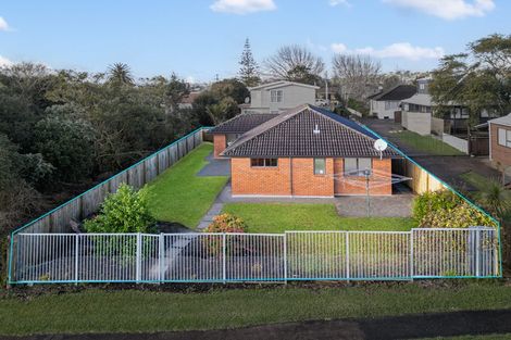 Photo of property in 113a Titirangi Road, New Lynn, Auckland, 0600