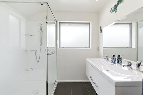 Photo of property in 15 Cridland Place, Halswell, Christchurch, 8025