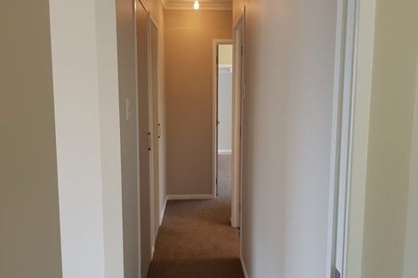 Photo of property in 2/4202a Great North Road, Glendene, Auckland, 0602