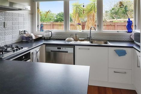 Photo of property in 2/1 Grassways Avenue, Pakuranga, Auckland, 2010