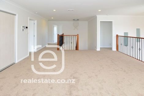 Photo of property in 68 Huntington Park Drive, Greenhithe, Auckland, 0632