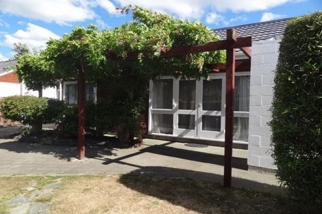 Photo of property in 2/23 Glenside Avenue, Ilam, Christchurch, 8041