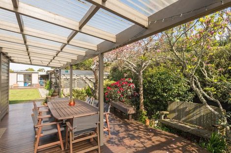 Photo of property in 1 Bird Lane, Wakefield, 7025