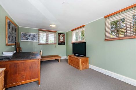 Photo of property in 11 Sylvan Crescent, Te Atatu South, Auckland, 0610