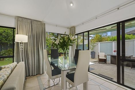 Photo of property in 13a Horotutu Road, Greenlane, Auckland, 1061