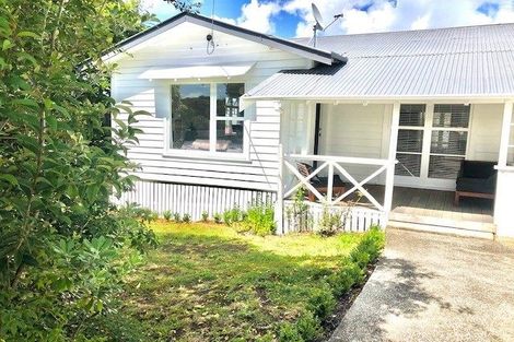 Photo of property in 1/2 East Coast Road, Milford, Auckland, 0620