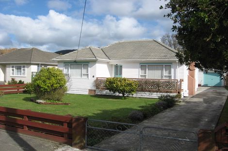 Photo of property in 39 Wellington Road, Wainuiomata, Lower Hutt, 5014