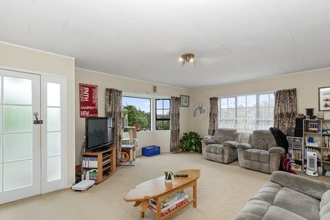Photo of property in 14 Holmes Drive South, West Harbour, Auckland, 0618
