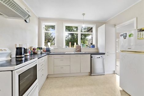 Photo of property in 15 Aplin Terrace, Ngaio, Wellington, 6035