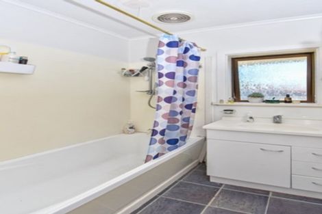 Photo of property in 1 Sunburst Street, Papakura, 2110