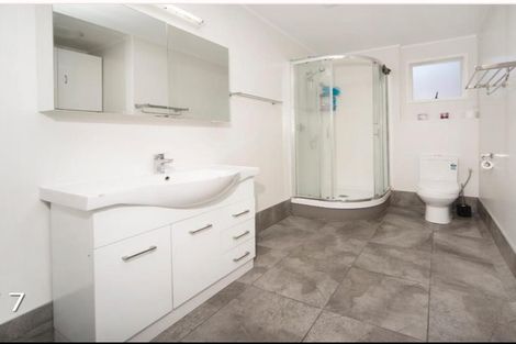 Photo of property in 156 Lynn Road, Bayview, Auckland, 0629