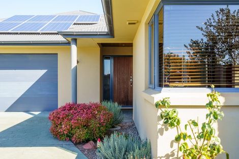 Photo of property in 14 Olive Grove, Havelock North, 4130