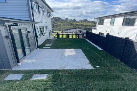 Photo of property in 2 Lumber Rise, Swanson, Auckland, 0614