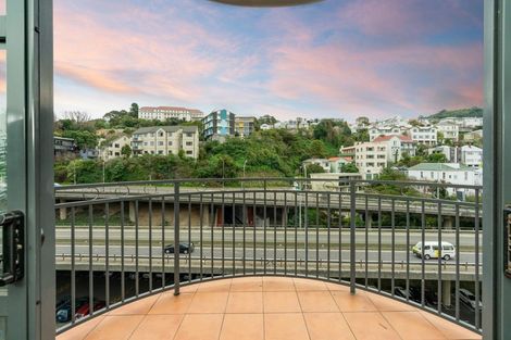 Photo of property in Atrium Towers, 5o/154 The Terrace, Wellington Central, Wellington, 6011