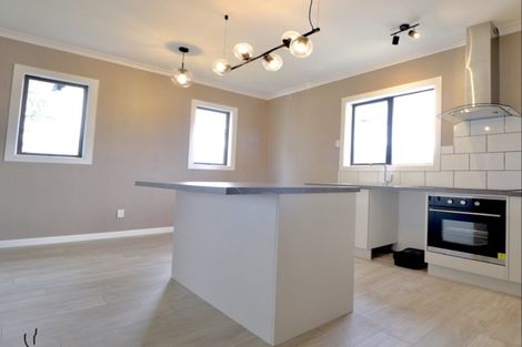 Photo of property in 2 Thistle Street, Gore, 9710