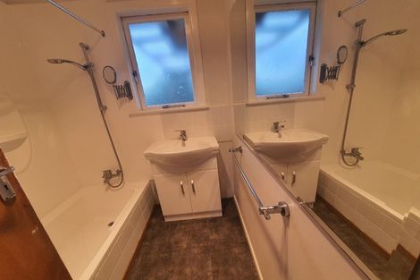 Photo of property in 12 Cron Avenue, Te Atatu South, Auckland, 0610