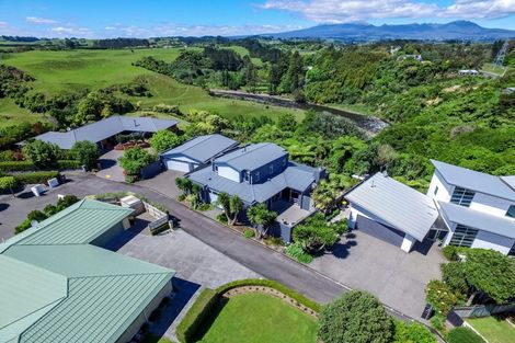 Photo of property in 10b Tupare Place, Highlands Park, New Plymouth, 4312