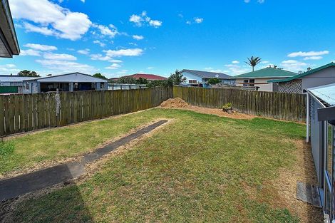 Photo of property in 74 Burundi Avenue, Clendon Park, Auckland, 2103