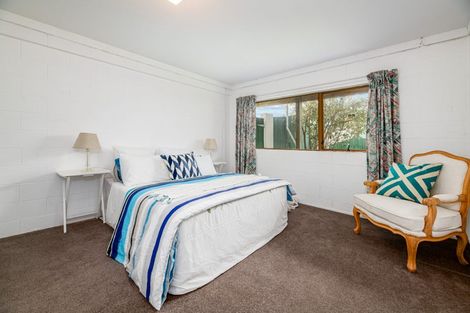 Photo of property in 46 Spence Road, Henderson, Auckland, 0612