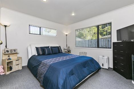 Photo of property in 37 Heathglen Place, Bayview, Auckland, 0629