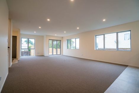 Photo of property in 24c Bradbury Road, Botany Downs, Auckland, 2010