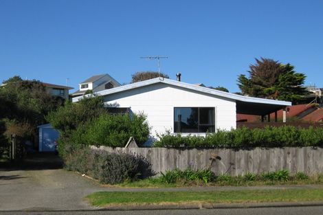 Photo of property in 14 Weggery Drive, Waikanae Beach, Waikanae, 5036