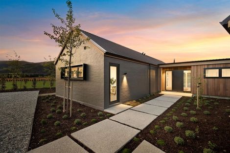 Photo of property in 77 Stone Drive, Cromwell, 9384