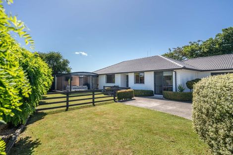 Photo of property in 1/10 Abergeldie Way, Cambridge, 3434