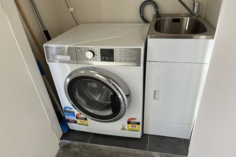 Photo of property in 4/25 Home Street, Mount Victoria, Wellington, 6011