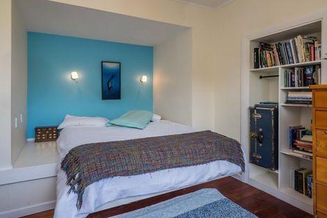 Photo of property in 175 Houghton Bay Road, Houghton Bay, Wellington, 6023