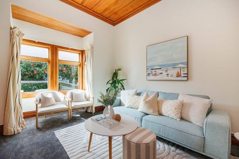 Photo of property in 215 College Street, West End, Palmerston North, 4412