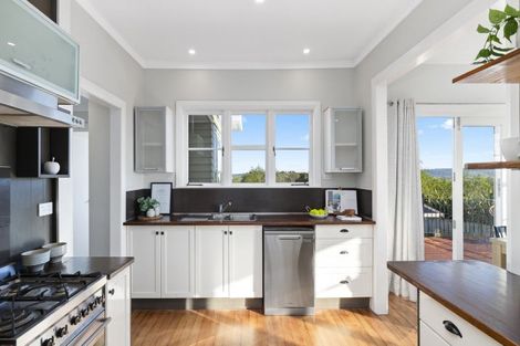 Photo of property in 51 Burrow Road, Pukekohe, 2120