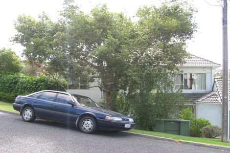 Photo of property in 2/24 Penning Road, Castor Bay, Auckland, 0620