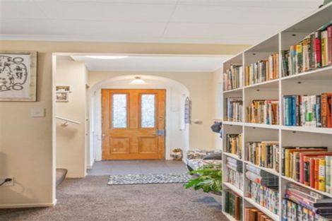 Photo of property in 41 Main Road, Redcliffs, Christchurch, 8081