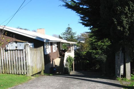 Photo of property in 1/21 Castaing Crescent, Te Atatu South, Auckland, 0610