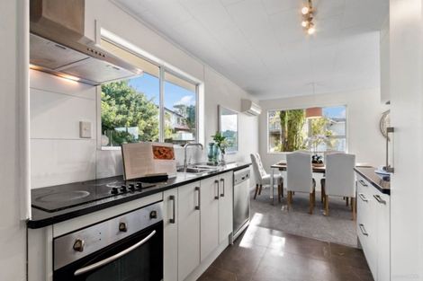 Photo of property in 10 Kereru Place, Half Moon Bay, Auckland, 2012