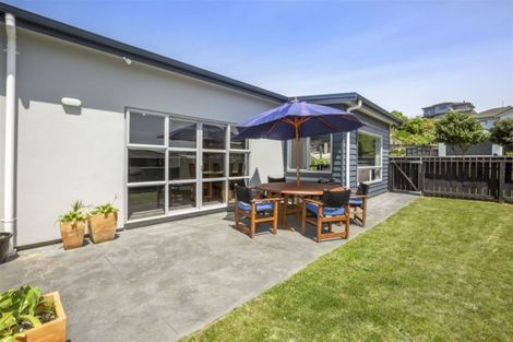 Photo of property in 9 Tongariro Drive, Aotea, Porirua, 5024