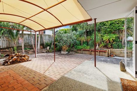 Photo of property in 12 Webb Place, Forrest Hill, Auckland, 0620