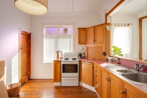 Photo of property in 118 Wellesley Road, Napier South, Napier, 4110