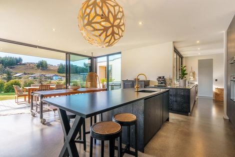 Photo of property in 1 Mcrae Rise, Wanaka, 9305