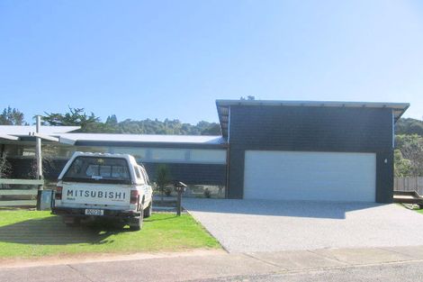 Photo of property in 13 Parkland Place, Whitianga, 3510