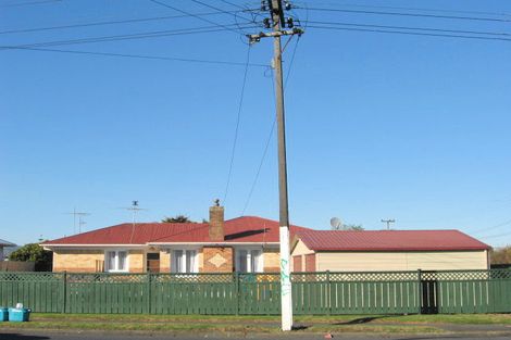 Photo of property in 2/139 Clevedon Road, Papakura, 2110