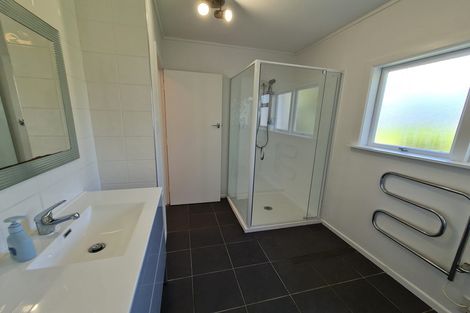 Photo of property in 107 Vodanovich Road, Te Atatu South, Auckland, 0610