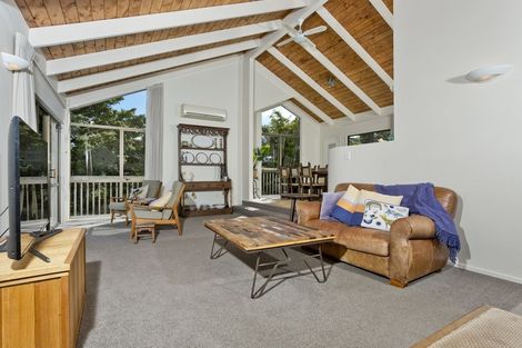 Photo of property in 22b Mariposa Crescent, Birkenhead, Auckland, 0626