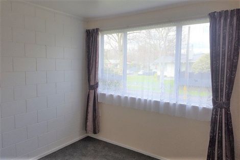 Photo of property in 1/145 Ruamahanga Crescent, Terrace End, Palmerston North, 4410