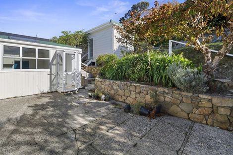 Photo of property in 90 Eden Street, Island Bay, Wellington, 6023