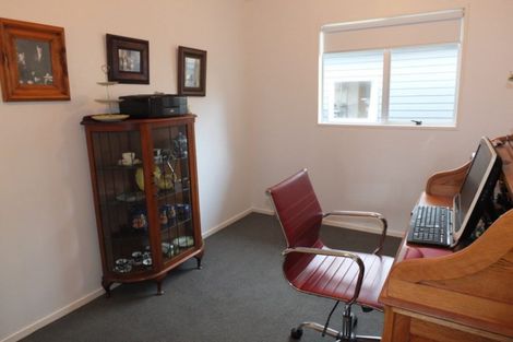 Photo of property in 18 Chrystall Street, Foxton Beach, Foxton, 4815