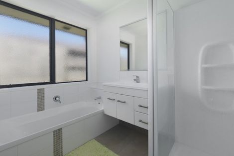 Photo of property in 54 Fairfax Crescent, Pyes Pa, Tauranga, 3112